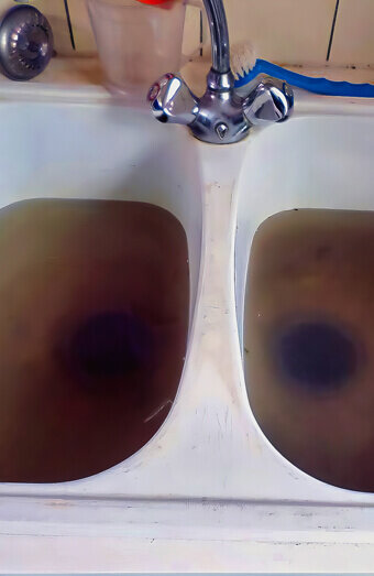 https://blockeddrainshocking.com.au/uploads/2025/07/blocked-sink-34341.jpg